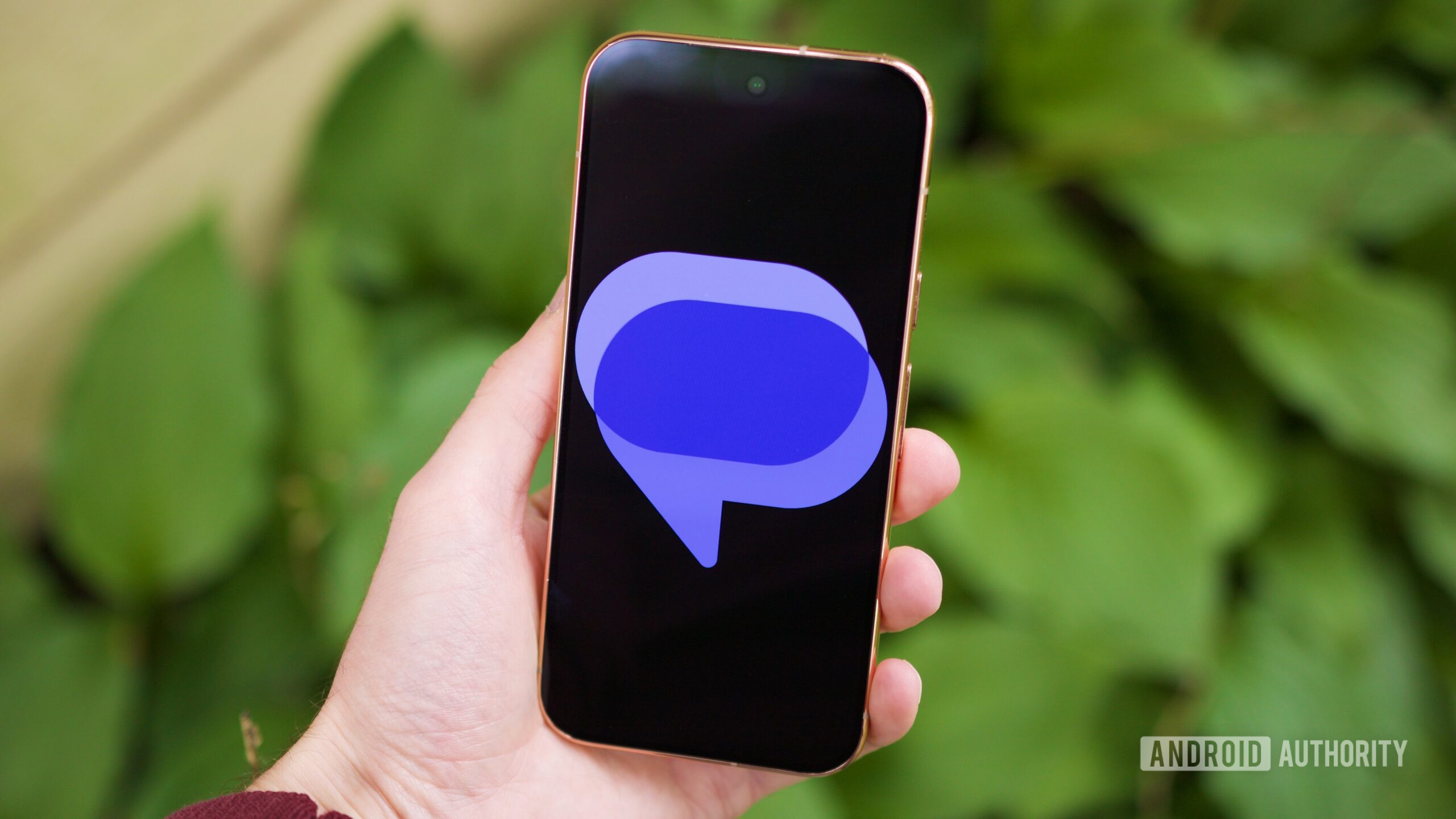 Google Messages podría rediseñar los chats fijados