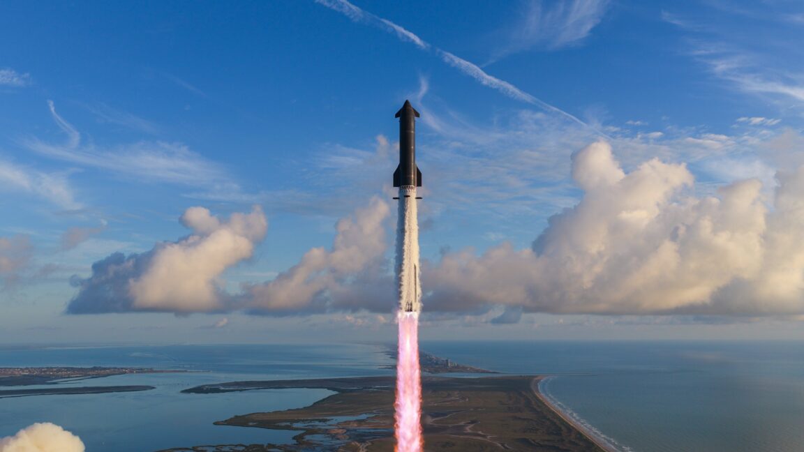 El Starship de SpaceX logra su primer lanzamiento orbital